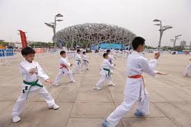 国际足联官方网站中文 小小快乐使者，神奇滑梯引领孩子无穷欢乐！